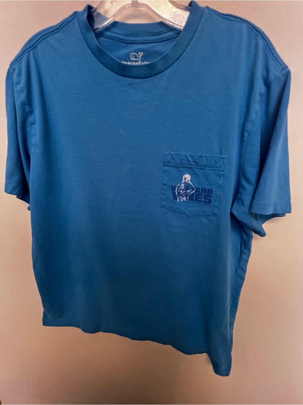 VINEYARD VINES MEN’S BLUE POCKET T-SHIRT.
“EVERYDAY SHOULD FEEL THIS GOOD
SMALL